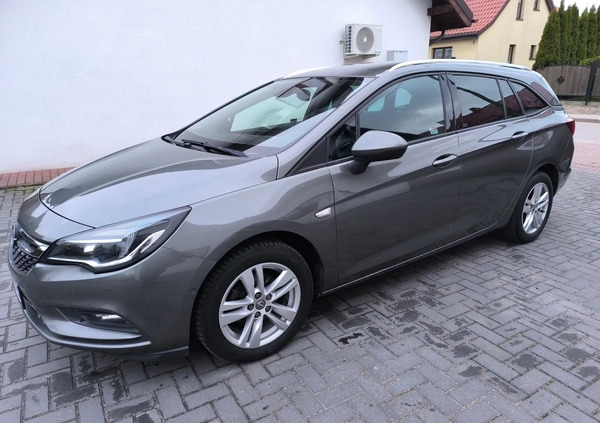 Opel Astra cena 32900 przebieg: 221421, rok produkcji 2017 z Olsztyn małe 352